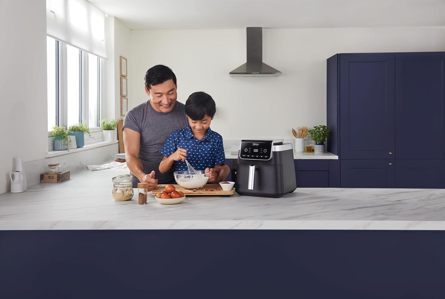 Air Fryer Pro XL 6.2L, 6 Cooking Functions, Space Saving Design, 6.2L Capacity, Max Crisp Technology, AF181ANZ, Black