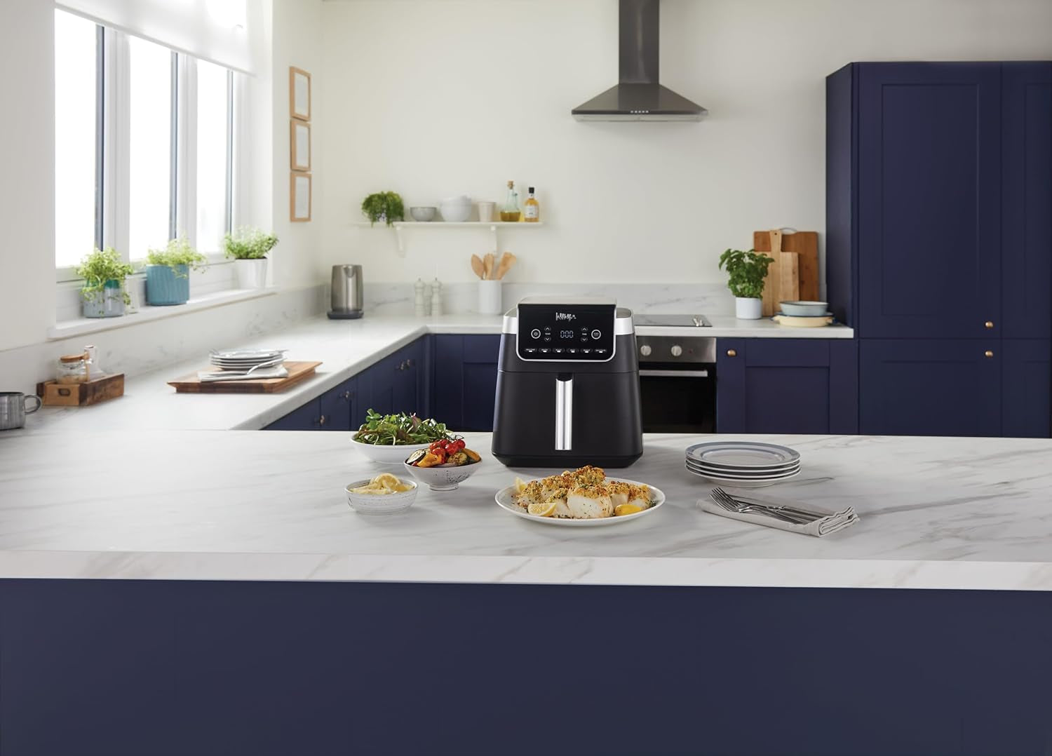 Air Fryer Pro XL 6.2L, 6 Cooking Functions, Space Saving Design, 6.2L Capacity, Max Crisp Technology, AF181ANZ, Black